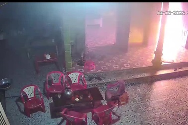 Chồng đâm vợ, đốt nhà hàng xóm: 3 đêm rồi tôi không thể chợp mắt