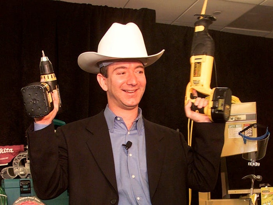 CEO Amazon Jeff Bezos: Từ tuổi thơ sóng gió tới ông chủ sở hữu 171 tỷ đô la - 4 CEO Amazon Jeff Bezos: Từ tuổi thơ sóng gió tới ông chủ sở hữu 171 tỷ đô la - 4