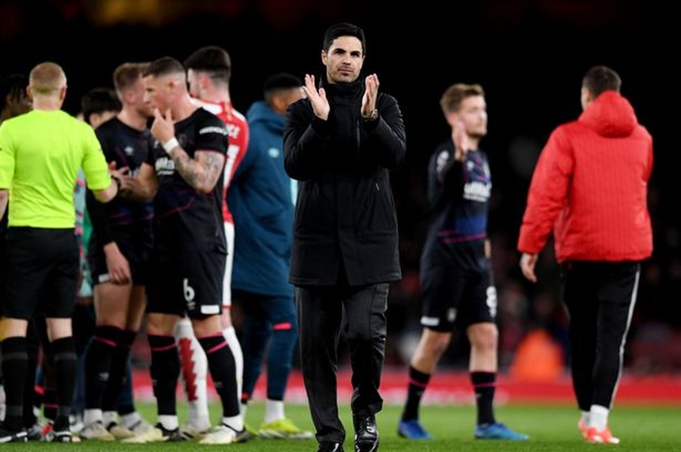 Arsenal lên ngôi đầu bảng, HLV Arteta khen ngợi cầu thủ trẻ - 1 Arsenal lên ngôi đầu bảng, HLV Arteta khen ngợi cầu thủ trẻ - 1