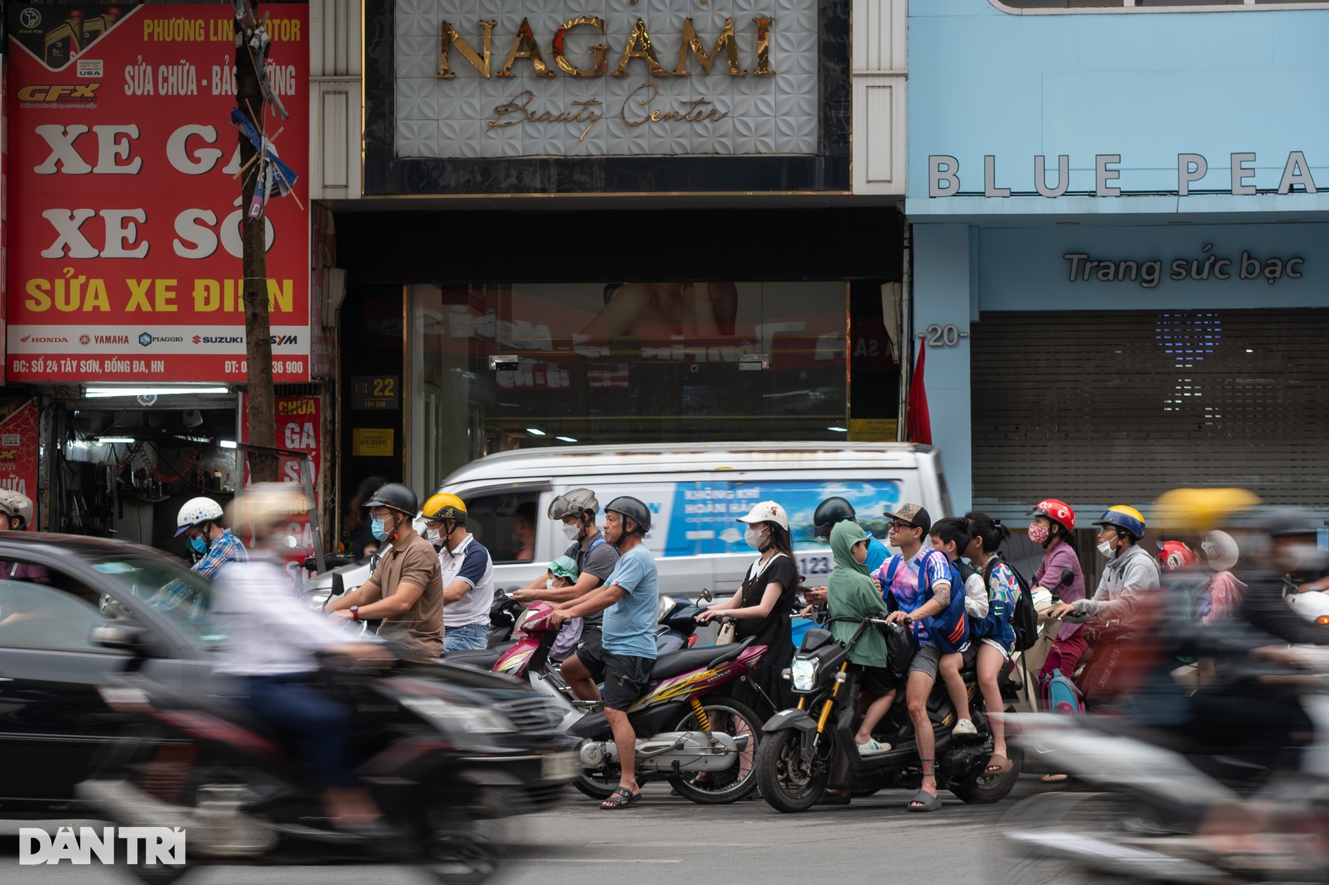 Ngày đầu đi làm sau nghỉ lễ: Giao thông Hà Nội đông đúc, ùn tắc nhiều phố - 7