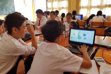 "Con thuyền công nghệ" đến với thầy trò vùng sông nước