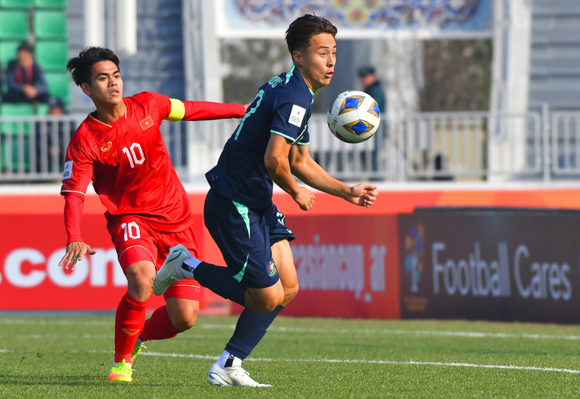HLV Hoàng Anh Tuấn của U20 Việt Nam có phong cách cầm quân giống ông Park - 12 HLV Hoàng Anh Tuấn của U20 Việt Nam có phong cách cầm quân giống ông Park - 12