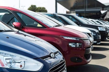 Được giảm phí trước bạ, ô tô nội cắt khuyến mãi, tăng giá