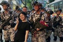 Cô gái được chiến sĩ tặng quà gây bão mạng: "Tôi cũng mong sẽ tiến xa hơn"