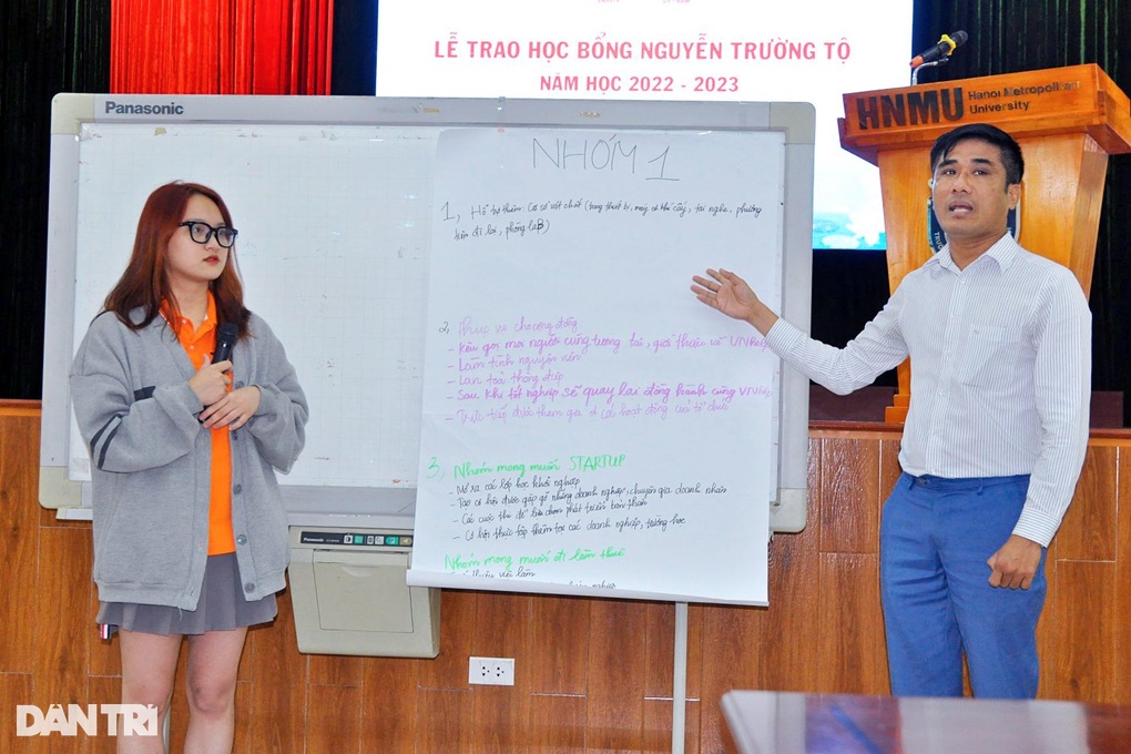 Trao tặng 75 suất học học bổng VNHelp đến sinh viên 6 trường đại học - 4 Trao tặng 75 suất học học bổng VNHelp đến sinh viên 6 trường đại học - 4
