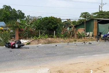 2 xe máy tông nhau, một phụ nữ mang thai 5 tháng tử vong