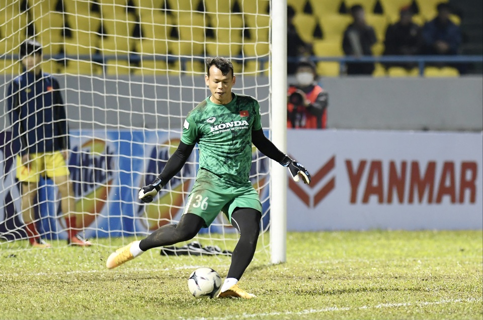 Tuyển Việt Nam 3-2 U22 Việt Nam: Văn Quyết, Đức Chinh ghi bàn - 32 Tuyển Việt Nam 3-2 U22 Việt Nam: Văn Quyết, Đức Chinh ghi bàn - 32