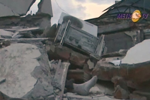 Động đất mạnh ở Indonesia, một loạt nước được cảnh báo sóng thần