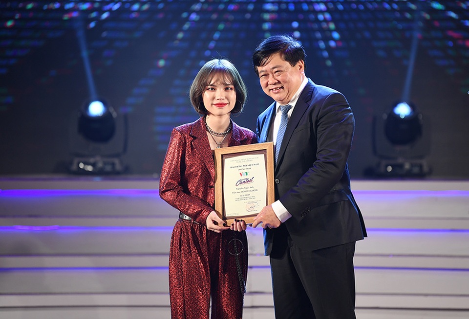 Nguyễn Ngọc Anh giành giải nhất “Giọng hát hay tiếng Hàn Quốc - VOV 2019” - 3 Nguyễn Ngọc Anh giành giải nhất “Giọng hát hay tiếng Hàn Quốc - VOV 2019” - 3