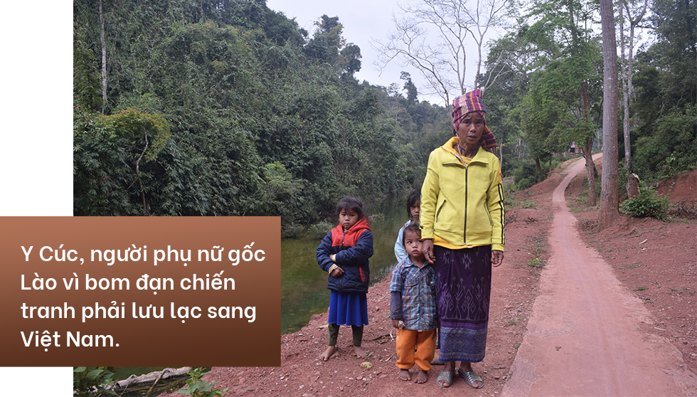 Chuyện tình xuyên biên giới của những cô gái Lào làm dâu trên đất Việt - 4 Chuyện tình xuyên biên giới của những cô gái Lào làm dâu trên đất Việt - 4