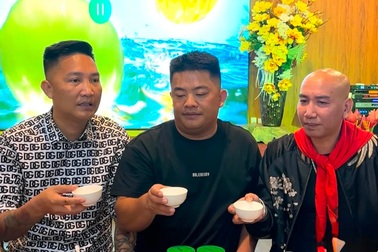 Hết thời "giang hồ mạng" dìu nhau nổi tiếng, lừa dối khách hàng thu tiền tỷ