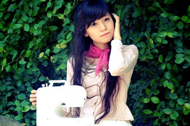 Chân dung “cô bé búp bê múa trên piano”