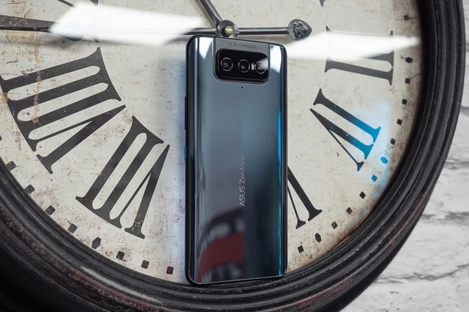 Cận cảnh bộ đôi Zenfone 8 và Zenfone 8 Flip vừa ra mắt - 3 Cận cảnh bộ đôi Zenfone 8 và Zenfone 8 Flip vừa ra mắt - 3