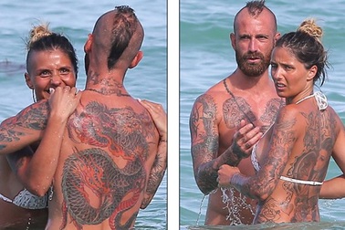 Cặp “sao” xăm trổ nổi bật trên biển