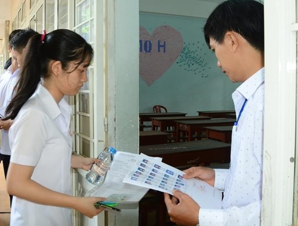 Quảng Ngãi: Nhiều học sinh đăng ký xét tuyển đại học bằng học bạ - 2 Quảng Ngãi: Nhiều học sinh đăng ký xét tuyển đại học bằng học bạ - 2
