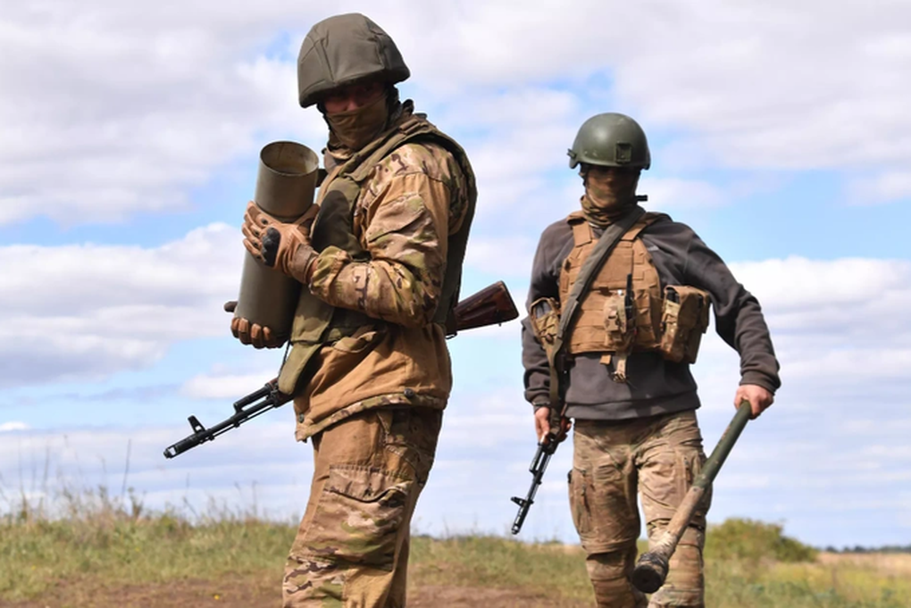Nga giành 3 khu vực ở Bakhmut, phá 2 kho vũ khí của Ukraine tại Donetsk - 1 Nga giành 3 khu vực ở Bakhmut, phá 2 kho vũ khí của Ukraine tại Donetsk - 1