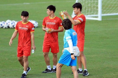 HLV Park Hang Seo bất ngờ thay Đình Trọng bằng Thanh Bình