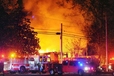  Máy bay ở Mỹ rơi xuống nhà dân 