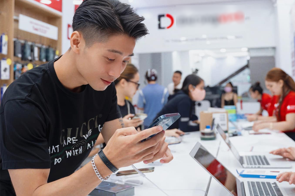 iPhone 12, iPhone 12 mini giảm 4 triệu đồng chỉ sau một tháng mở bán - 3 iPhone 12, iPhone 12 mini giảm 4 triệu đồng chỉ sau một tháng mở bán - 3