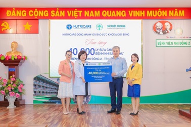 Chương trình "80.000 ly sữa tặng bệnh nhi ung thư" đến với Bệnh viện Nhi đồng 2