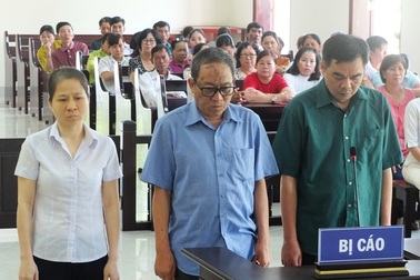 Nguyên giám đốc bệnh viện cùng 2 thuộc cấp… chia nhau 20 năm tù