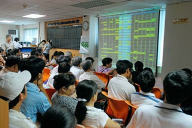 VN-Index vượt ngưỡng 450 điểm