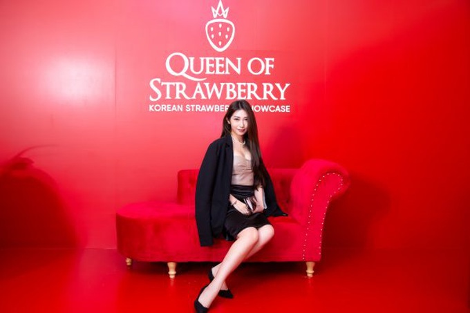 Sao Việt nô nức tham dự buffet dâu tây Hàn Quốc &quot;Queen of Strawberry&quot; - Ảnh 4.