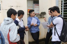 Phạt 30 triệu đồng xúc phạm thân thể nhà giáo: Phụ huynh, học sinh nói gì?