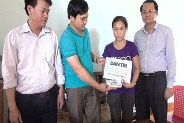 Hơn 109 triệu đồng đến với cô bé mồ côi cha, mắc bệnh ung thư quái ác