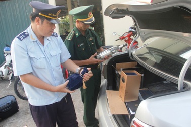 Liên tiếp bắt giữ hàng lậu, hàng cấm trên Quốc lộ 9