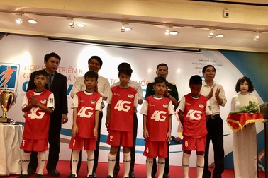 Họp báo triển khai giải bóng đá Nhi đồng toàn quốc Cúp Viettel 2018