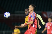 Sự cố hy hữu ở V-League, sao Việt kiều phải làm thủ môn bất đắc dĩ