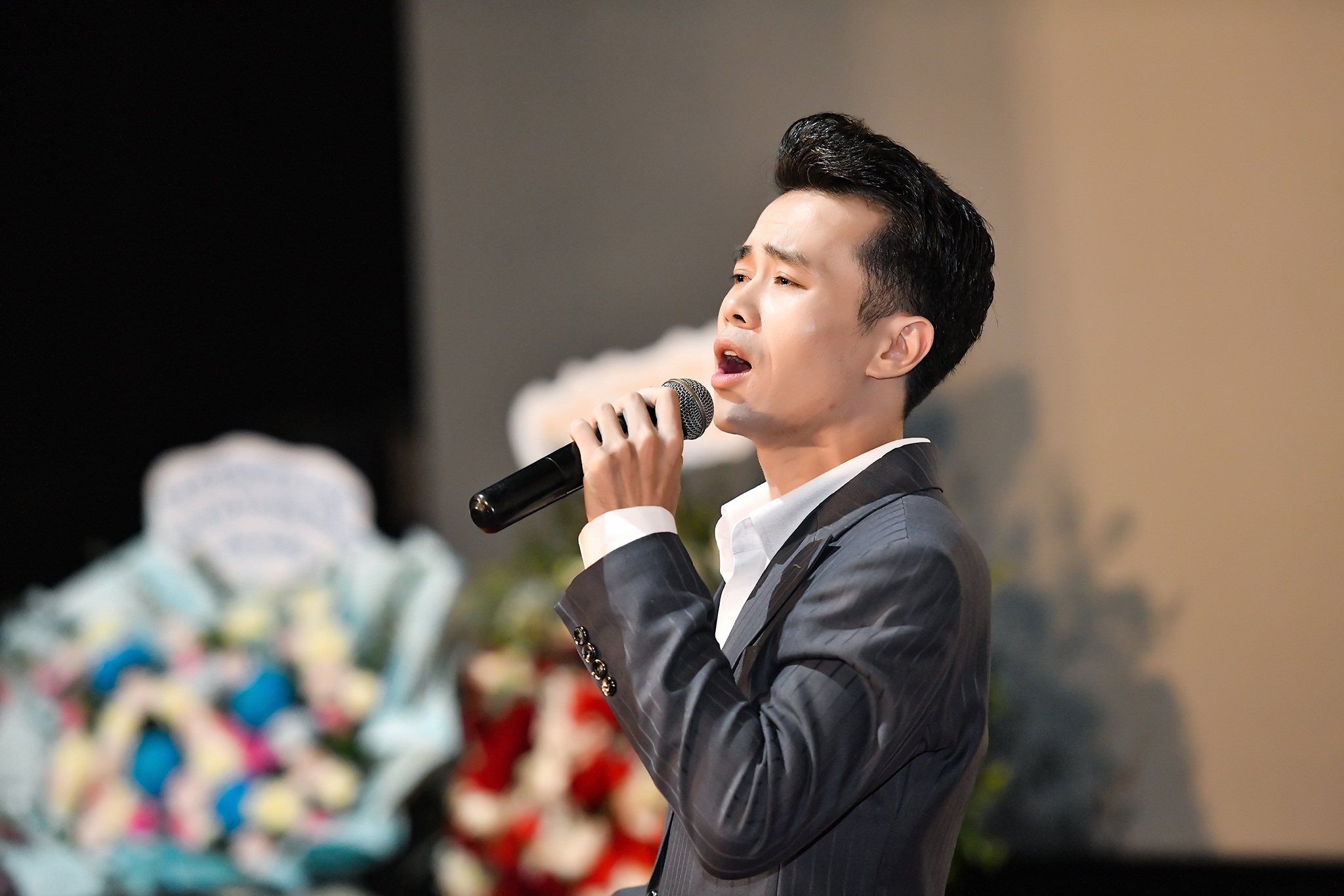 Le Vinh Toan ប្រាប់ពីដំណើរជីវិតរបស់គាត់តាមរយៈខ្សែភាពយន្តតន្ត្រី Memory Land - ៣ Lê Vĩnh Toàn kể chuyện đời mình bằng phim ca nhạc Miền nhớ - 3