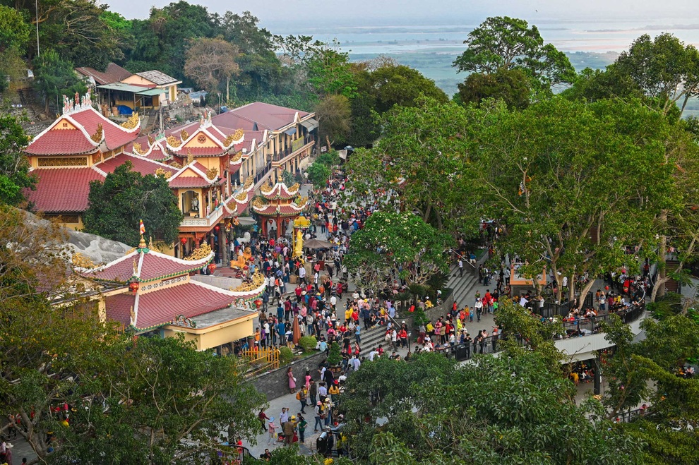 Điểm danh những ngọn núi huyền tích tại Việt Nam - 2 Điểm danh những ngọn núi huyền tích tại Việt Nam - 2