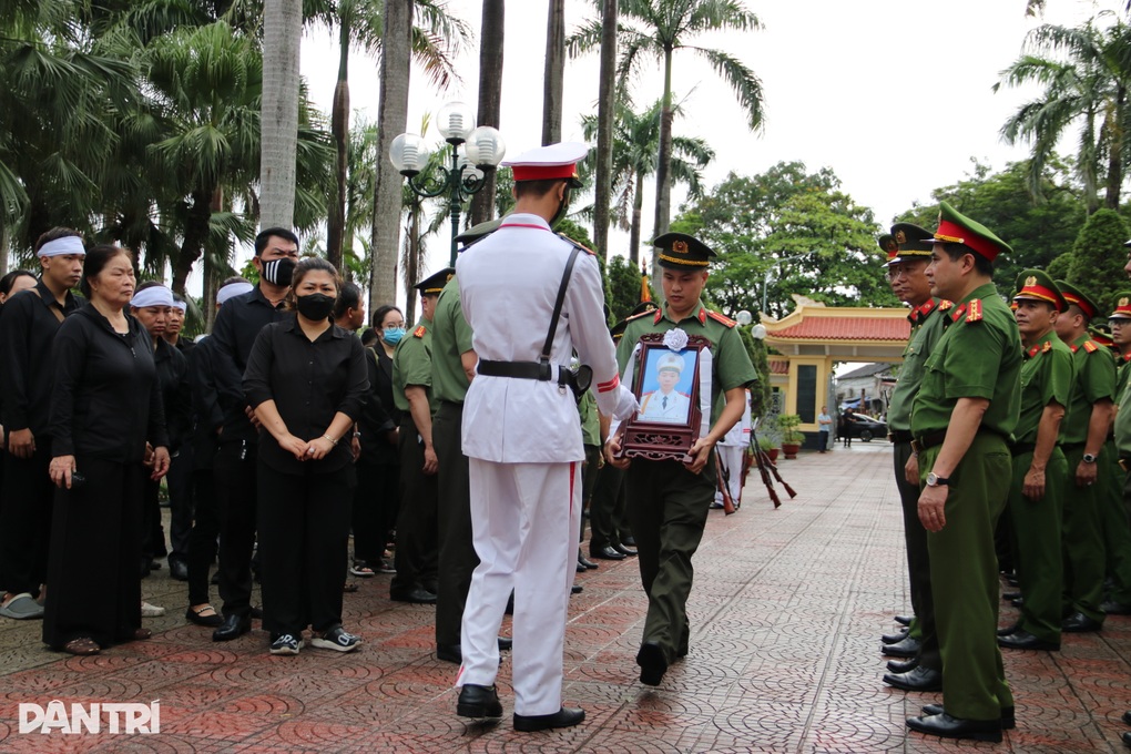 Em yên tâm an nghỉ, gia đình rất tự hào về em! - 6 Em yên tâm an nghỉ, gia đình rất tự hào về em! - 6