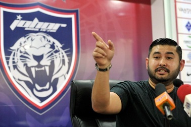 Chủ tịch Liên đoàn bóng đá Malaysia từ chức