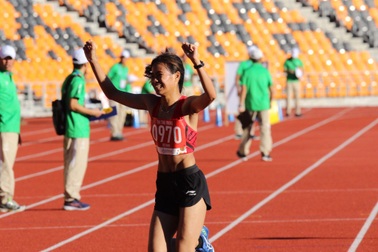 “Kẻ đóng thế” Thu Trang bất ngờ giành HCV điền kinh