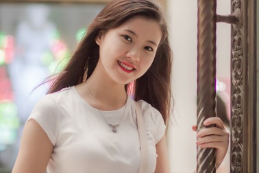 Nữ sinh Duyên dáng Sư phạm: "Sợ nhất cử tri trẻ thờ ơ, chọn theo cảm tính"