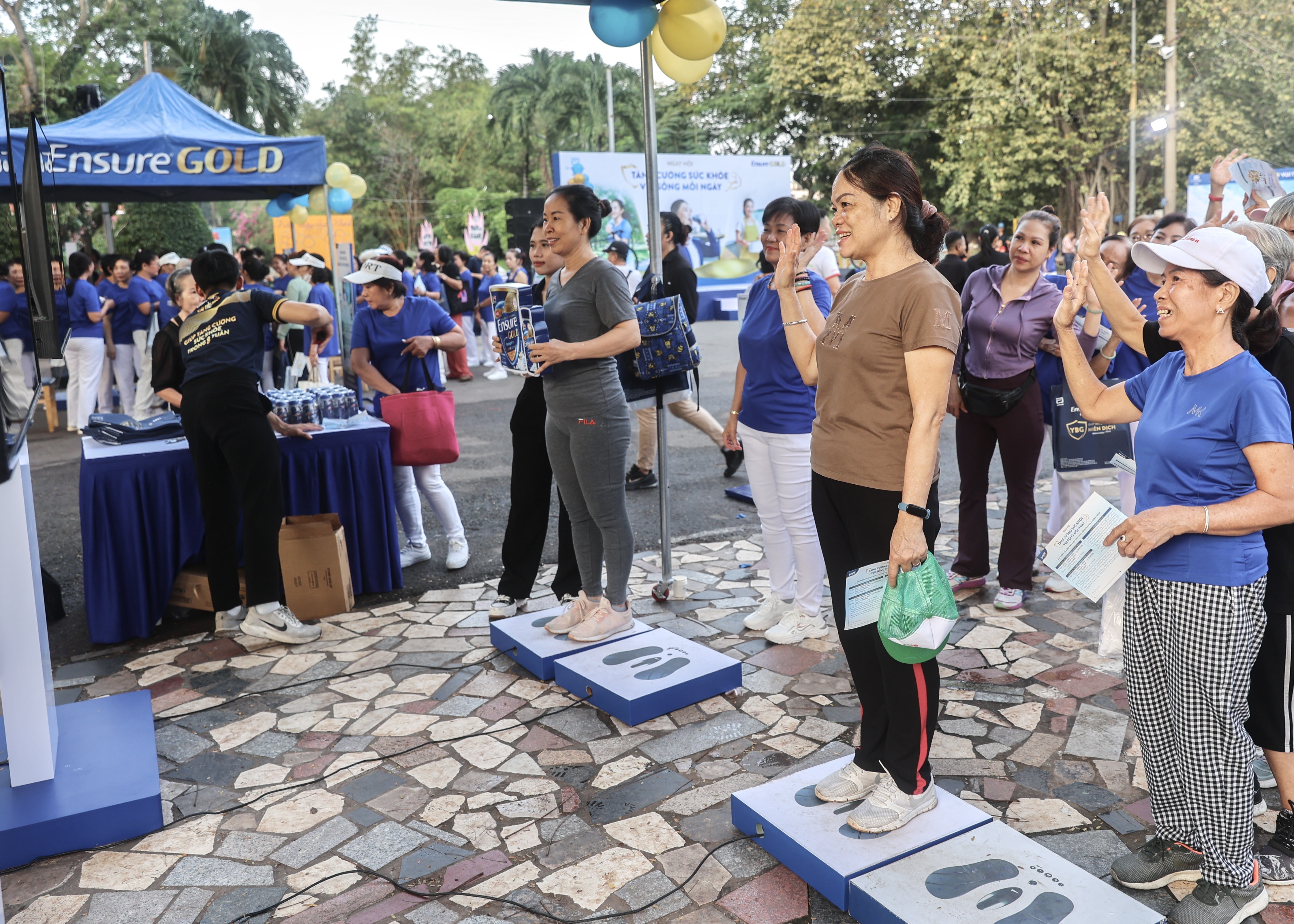 เทศกาลที่น่าตื่นเต้นเพื่อปรับปรุงสุขภาพและเพลิดเพลินกับชีวิตทุกวันในนครโฮจิมินห์ - 5 Sôi nổi ngày hội Tăng cường sức khỏe, vui sống mỗi ngày tại TPHCM - 5