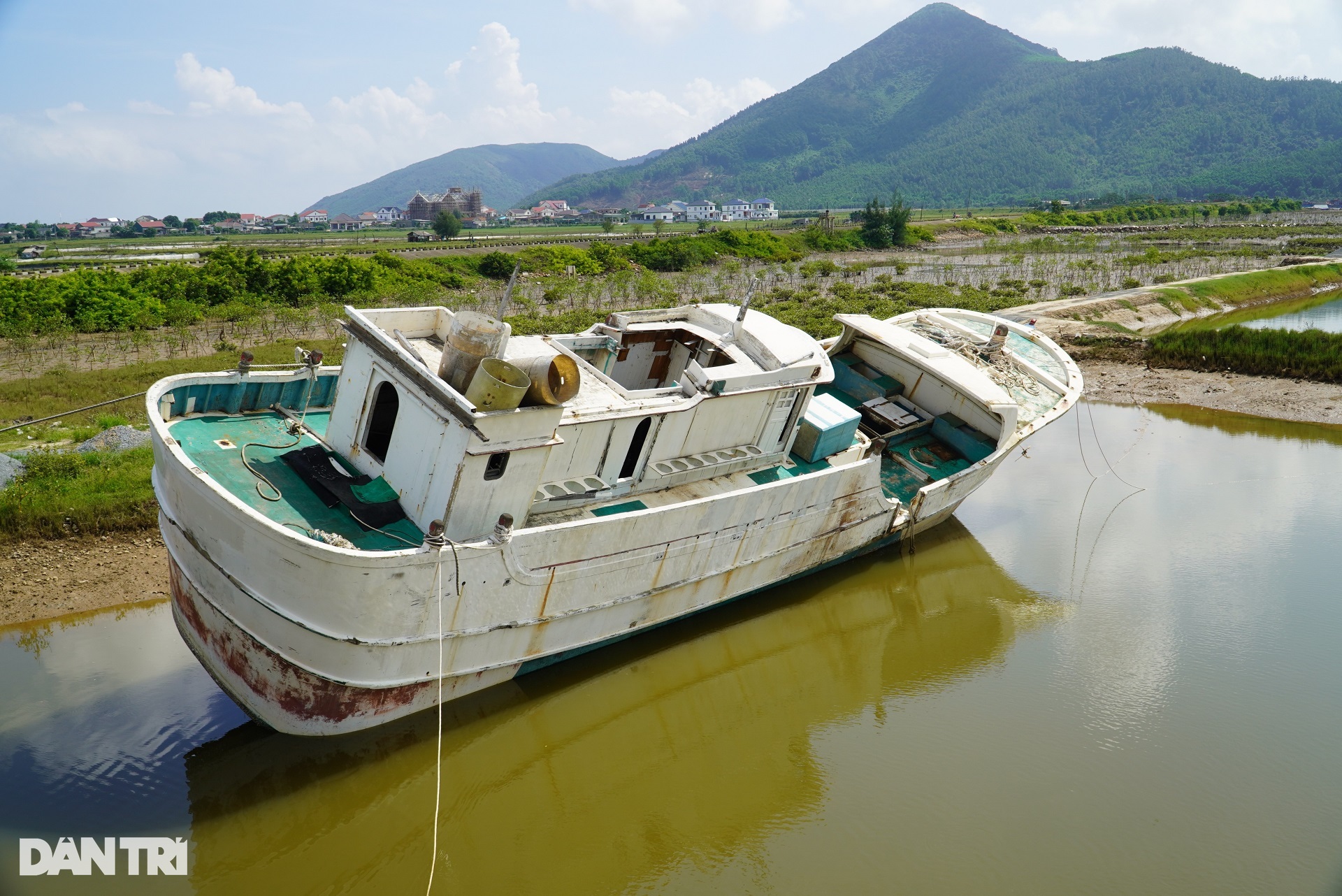 Những con tàu ma án ngữ nơi cửa biển - 10