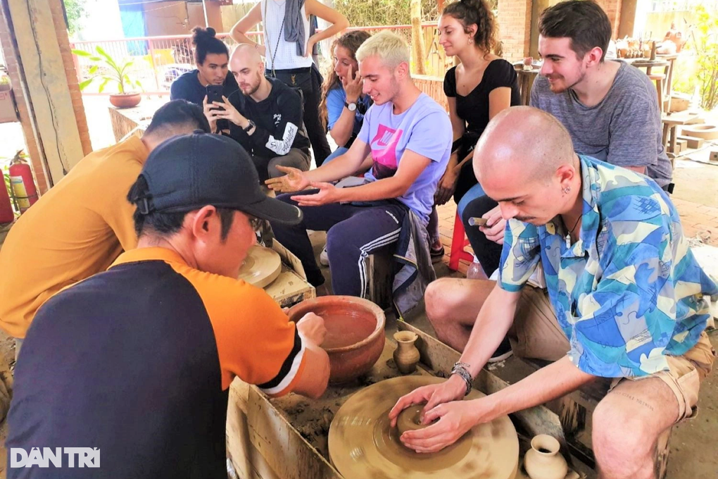 Kỳ quan thế giới phiên bản gốm độc đáo ở Hội An - 14 Kỳ quan thế giới phiên bản gốm độc đáo ở Hội An - 14