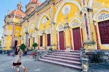 Check-in "cháy máy" ở loạt nhà thờ Nam Định, ngỡ lạc bước ở trời Âu