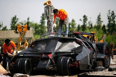 Xe nhái Batmobile làm từ phế liệu
