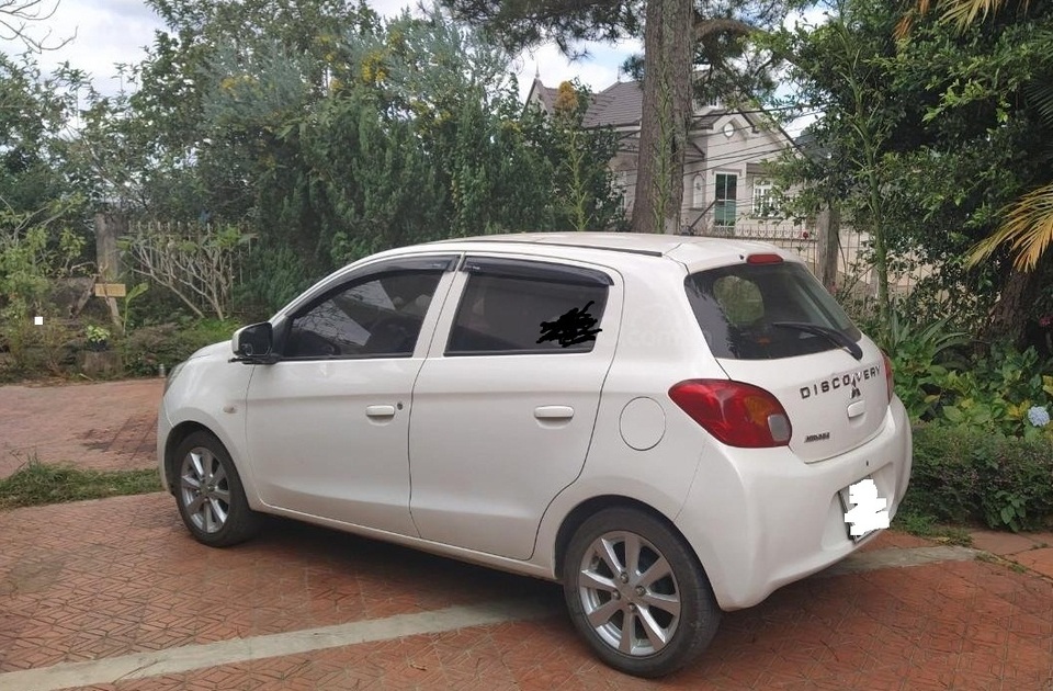 Có 200 triệu đồng, lùng mua ngay những chiếc ô tô này đưa cả nhà chơi Tết - 2 Có 200 triệu đồng, lùng mua ngay những chiếc ô tô này đưa cả nhà chơi Tết - 2