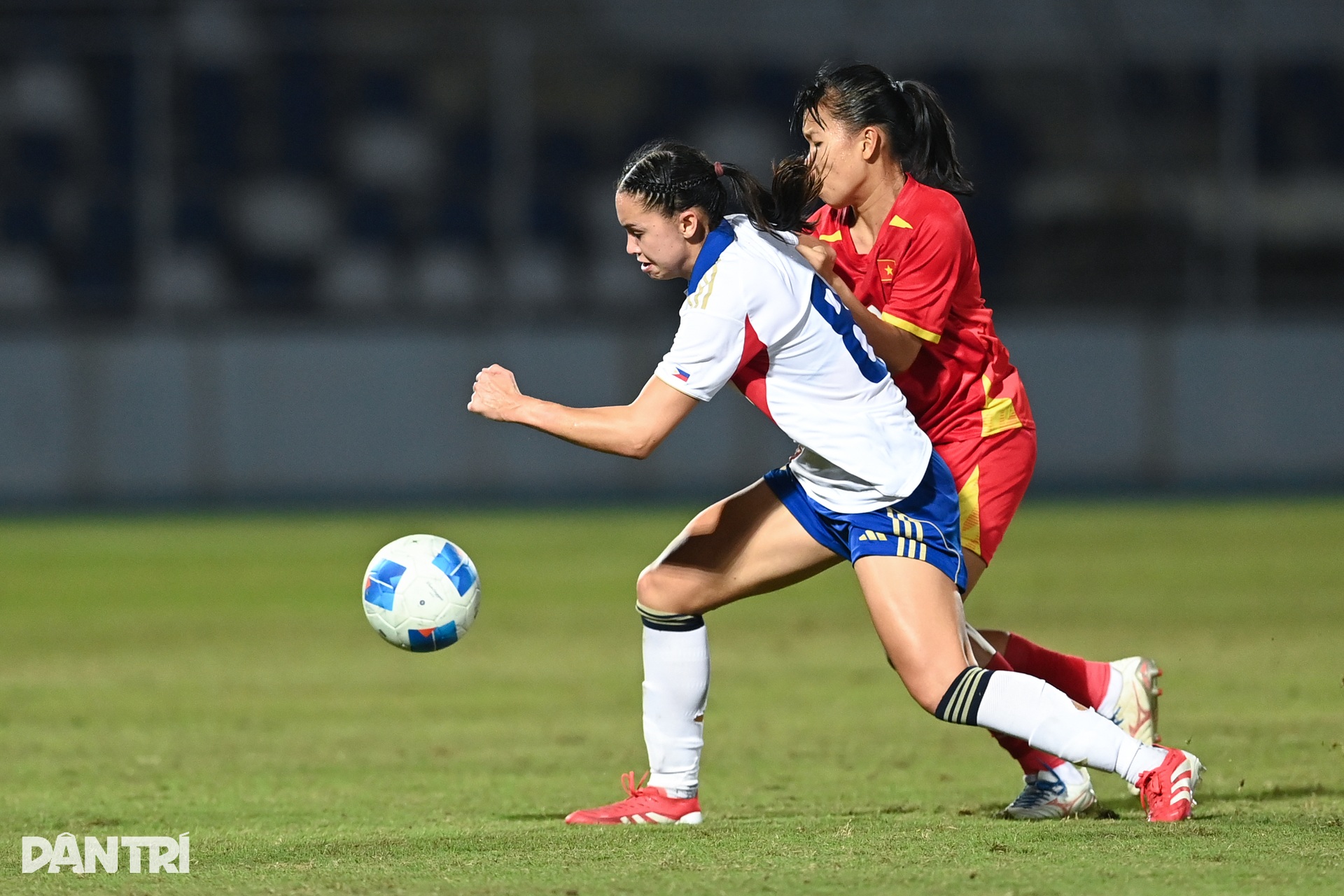 Thắng tuyển nữ Việt Nam, cầu thủ Philippines ăn mừng như vô địch - 4 Thắng tuyển nữ Việt Nam, cầu thủ Philippines ăn mừng như vô địch - 4