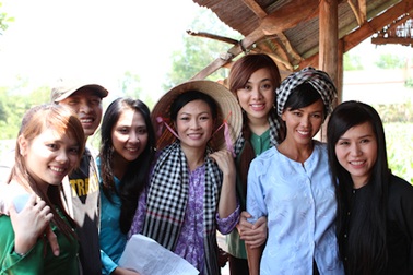 Nghệ sĩ Việt hát mừng mẹ nhân ngày 8/3