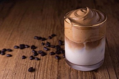 Pha cà phê bọt biển không cần máy đánh trứng