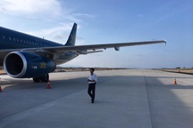 Vụ máy bay hạ cánh nhầm đường băng: Lỗi do phi công!