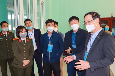 Tổng Cục trưởng Tổng cục GDNN kiểm tra thi Kỹ năng nghề tại Vĩnh Phúc