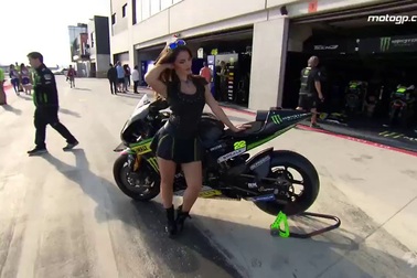 Những cô nàng PG hâm nóng trường đua MotoGP